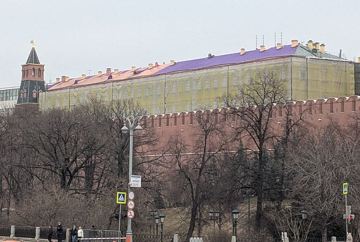 Вид на корпус со стороны Воздвиженки