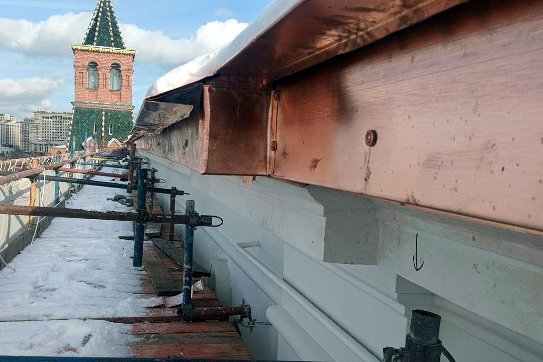 Отделка желобов медью